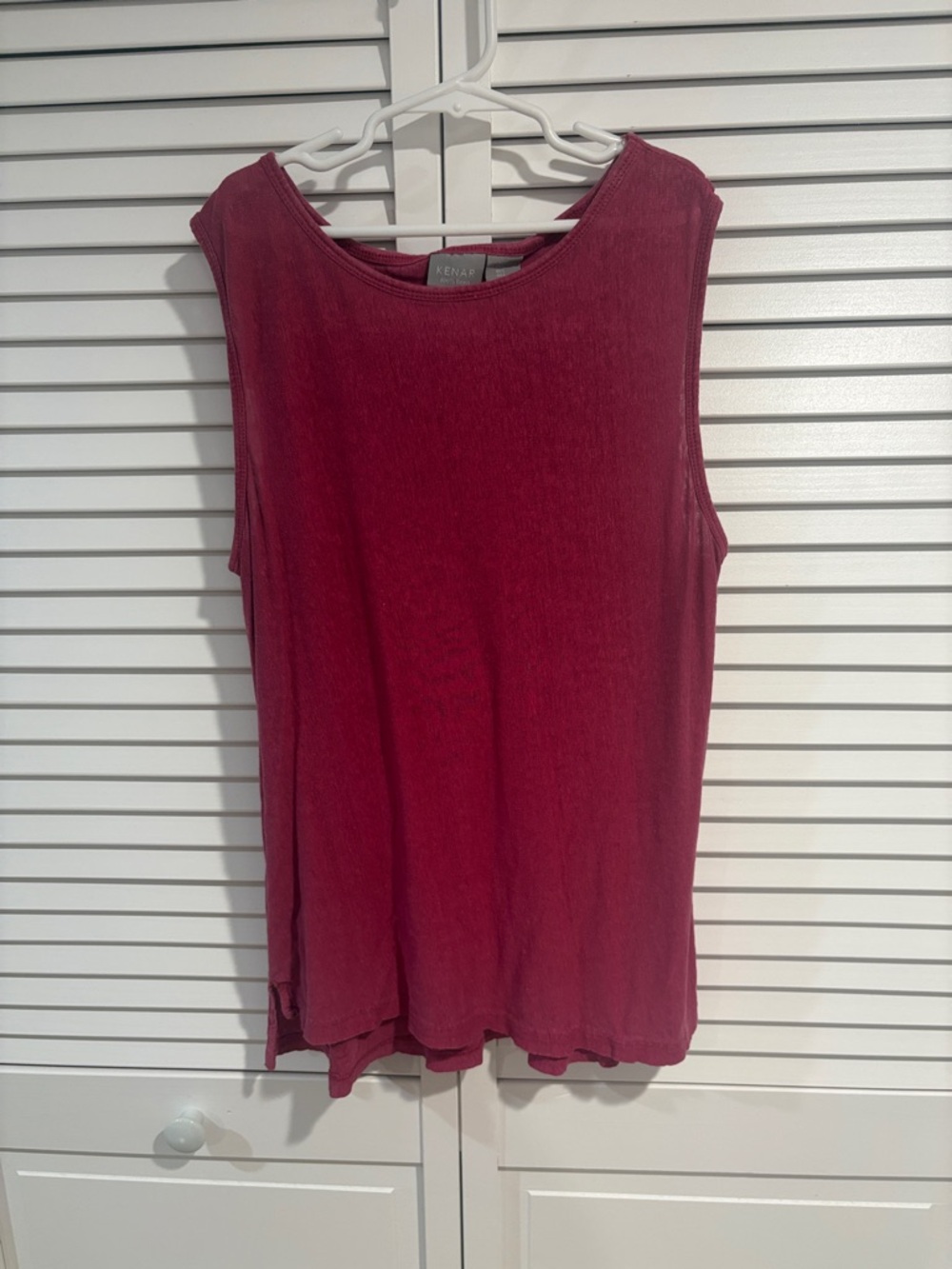 Kenar Sleeveless Tank Top in Wine Red